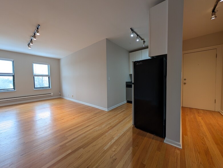 Building Photo - 2832 W Palmer St