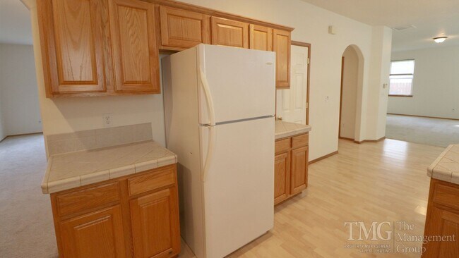 Building Photo - Beautiful 4-Bedroom Home with Custom Finishes & Thoughtful Layout
