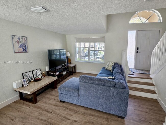 Building Photo - 10708 NW 12th Manor