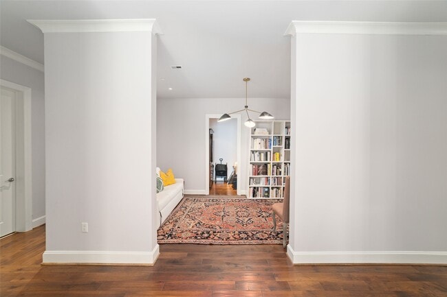 Building Photo - 2221 Welch St
