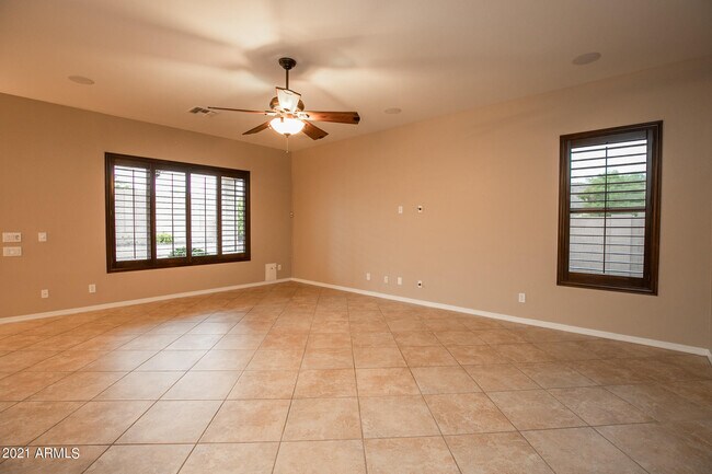 Building Photo - 5528 W Alyssa Ln