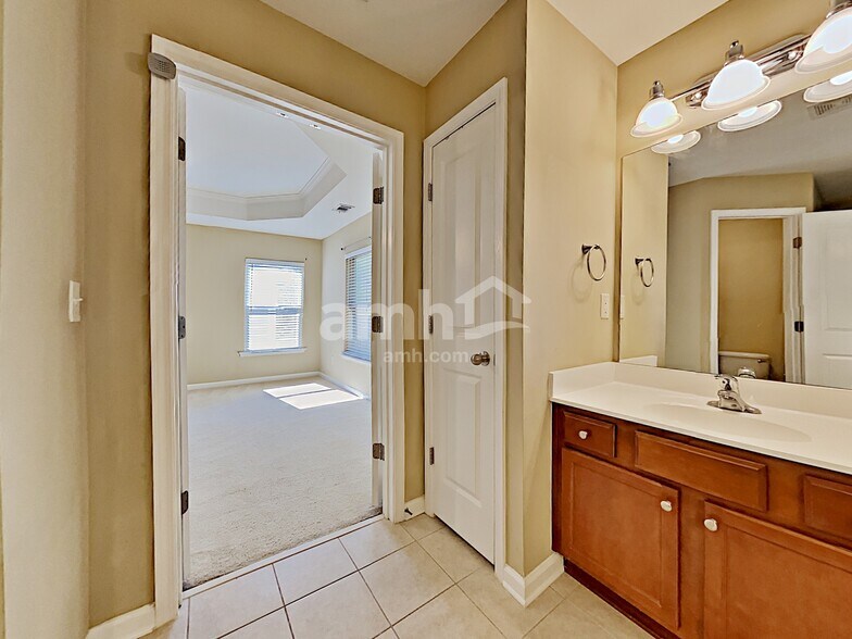 Building Photo - 255 Shaw Dr