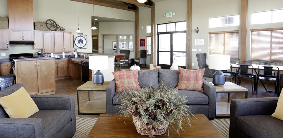 Building Photo - Copper Creek Apts