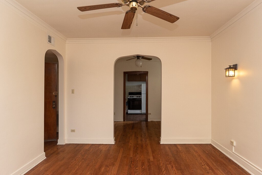 Building Photo - 3617 N Paulina St