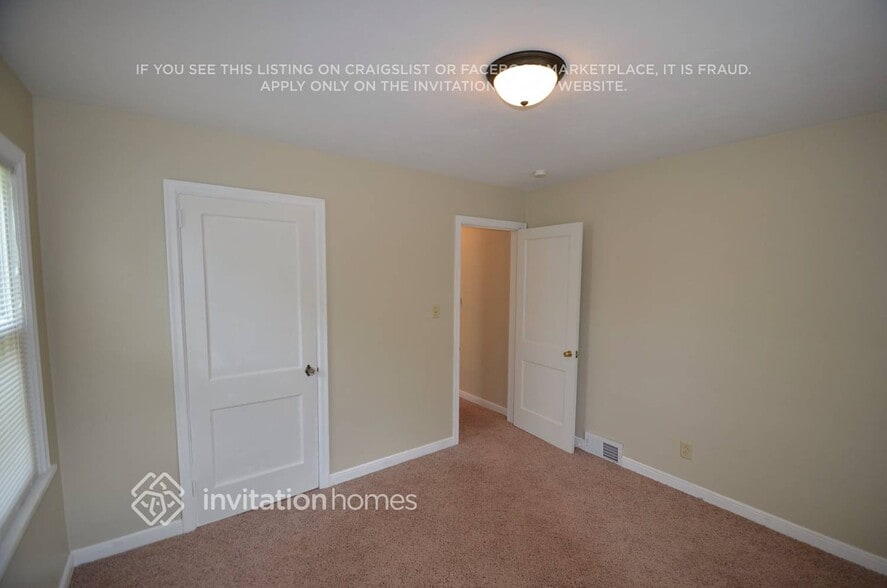 Building Photo - 4524 Zenith Ave N