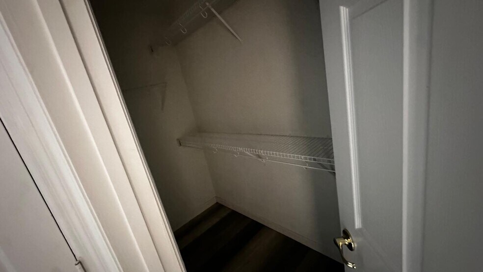 Closet1 - 2651 Oneida Loop