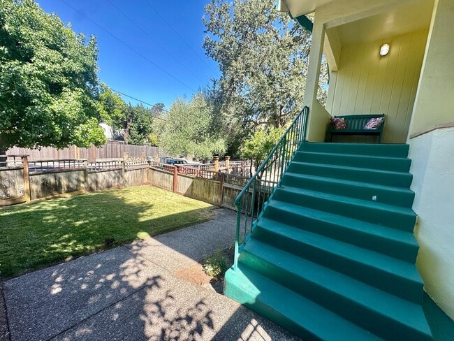 Building Photo - 9 Bungalow Ave