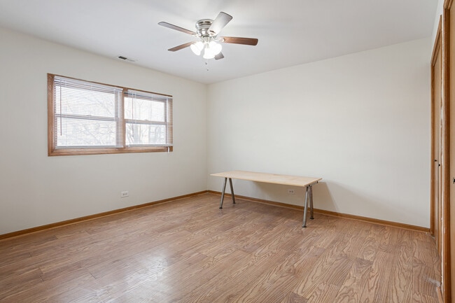 Building Photo - 1019 S Oakley Blvd