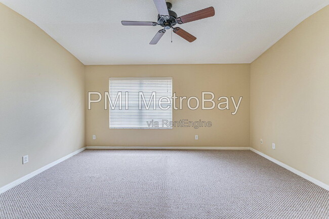 Building Photo - 15706 Fishhawk Falls Dr