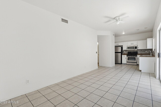 Building Photo - 1026 W Libra Dr