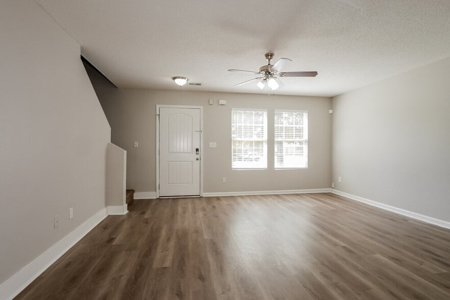 Building Photo - 10060 Nolton Cir