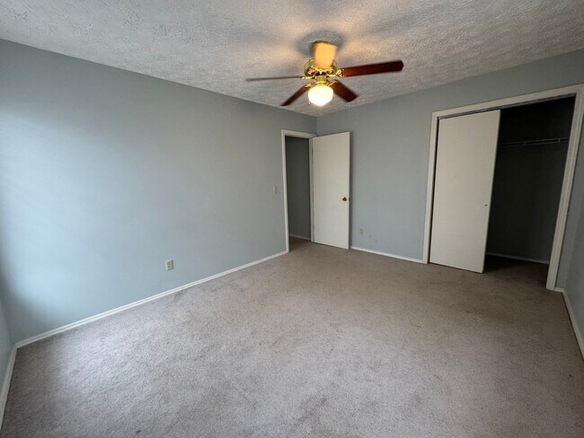 Building Photo - Large 3/2.5 House on Martha Berry Hwy- $1,395