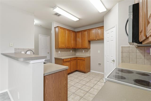 Building Photo - 2313 Dalhart Trail