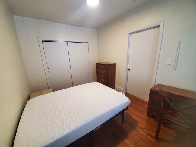 Building Photo - 105-107 N Quarry St