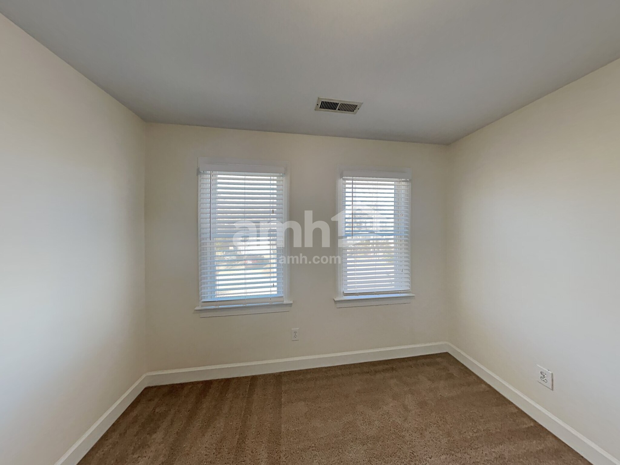 Building Photo - 4840 Forest Highland Dr