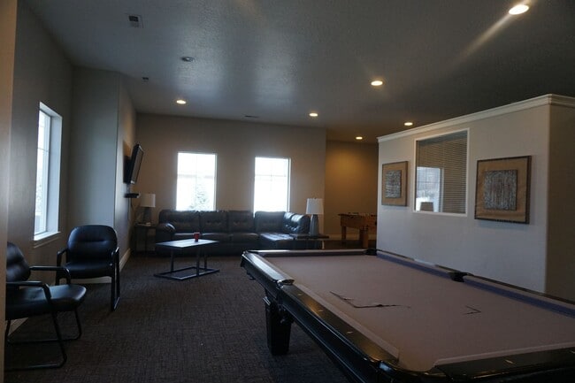 Building Photo - 8264 Resaca Dr