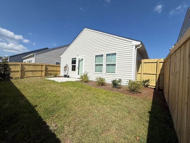 Building Photo - Unfurnished 3 Bedroom, 2 bath home - Hampstead - Brookfield Branch Community