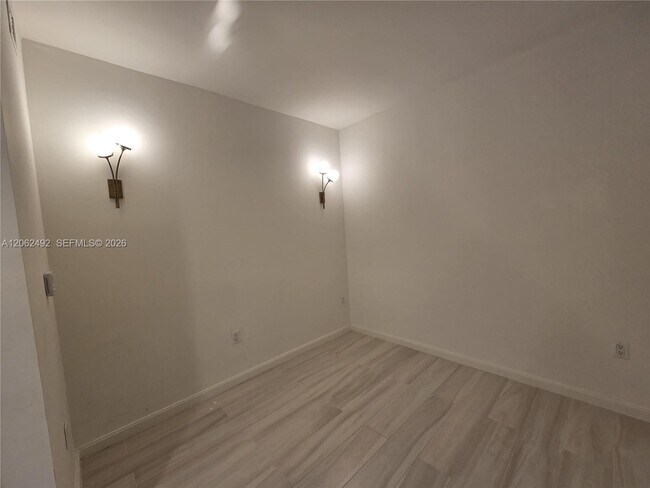 Building Photo - 50 Biscayne Blvd