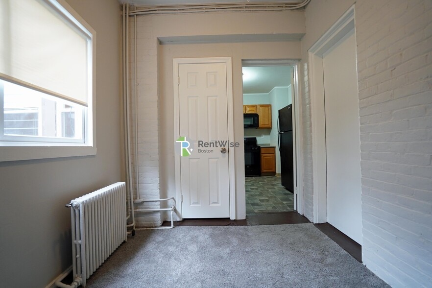 Building Photo - 10 Allston St