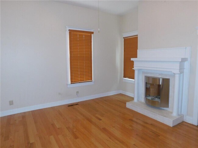 Building Photo - 675 Grady Pl SW