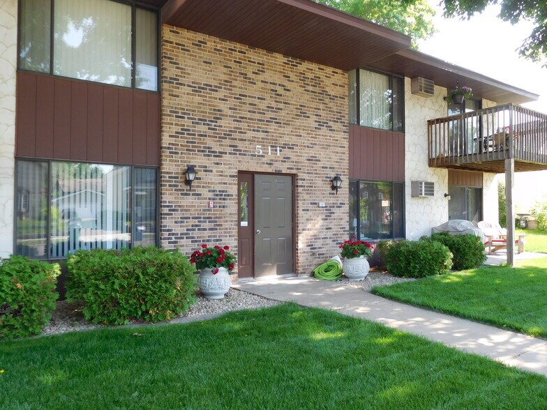 Well Maintained Building - 511 Madison St