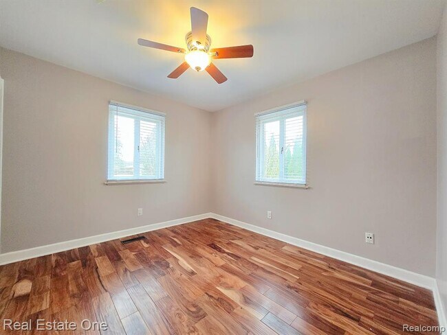 Building Photo - 2287 Strader Dr