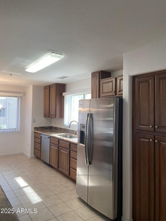 Building Photo - 11260 N 92nd St