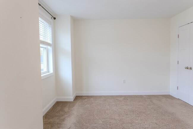 Building Photo - 7 Gorham St