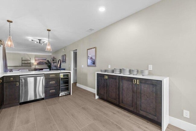 Building Photo - 17138 Waterbend Dr