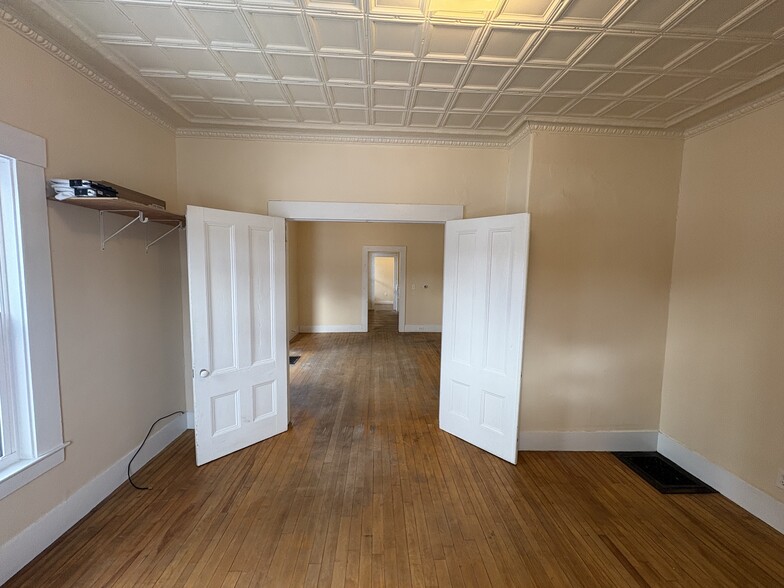 Building Photo - 165 Church St