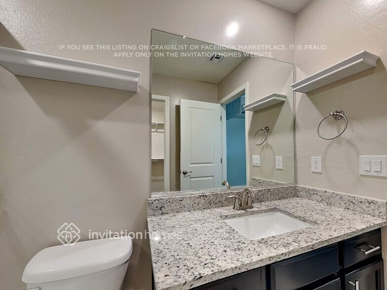 Building Photo - 8019 W Agora Ln