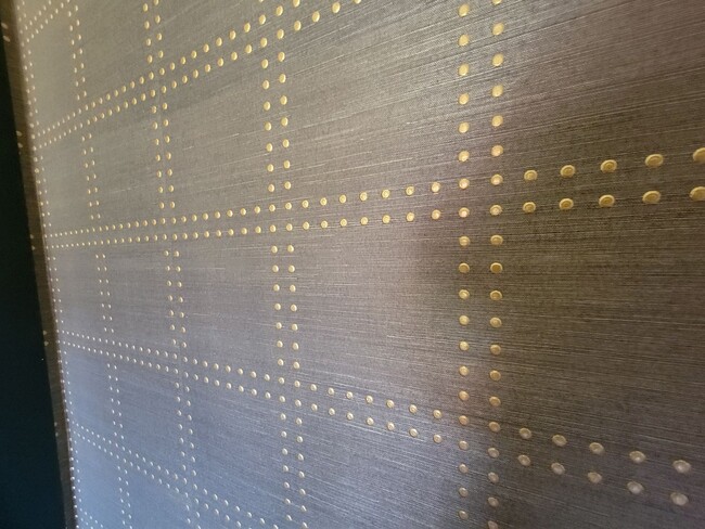 Building Photo - 10ft Ceilings - Chandeliers - Linen Gold S...