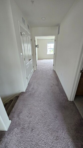 Building Photo - 1605 Aster Ln