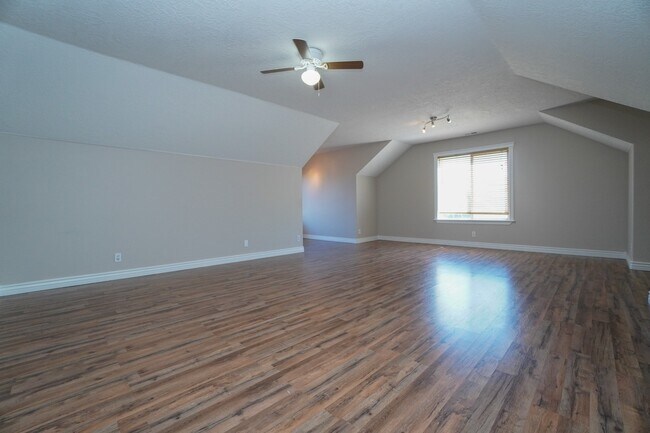 Building Photo - 2511 W Teano Dr