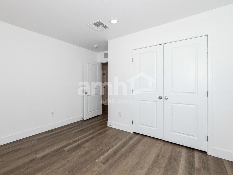 Building Photo - 9572 Marchmont Rd