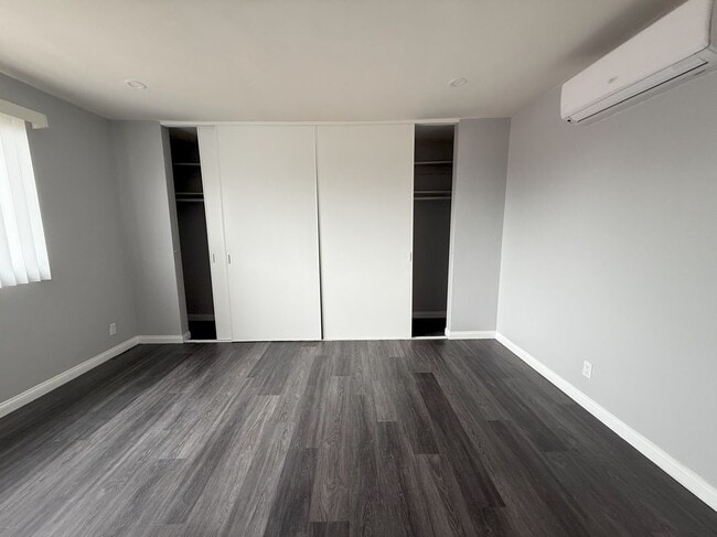 Building Photo - 525 Fischer, 1