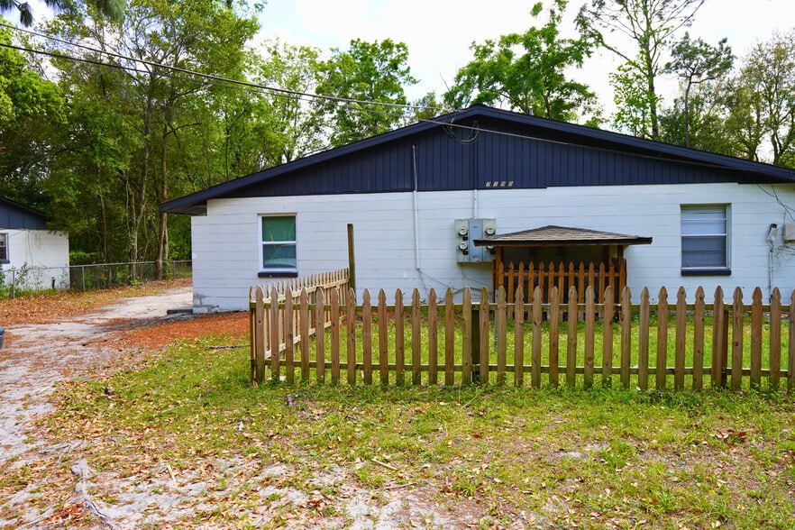 Building Photo - 7190 Conant Ave