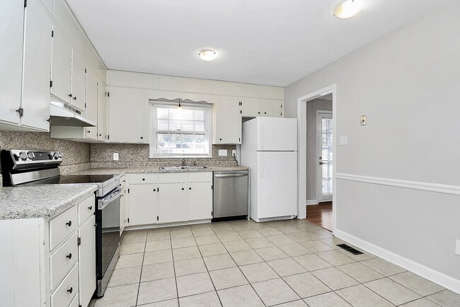 Building Photo - 7401 Quail Ridge Dr