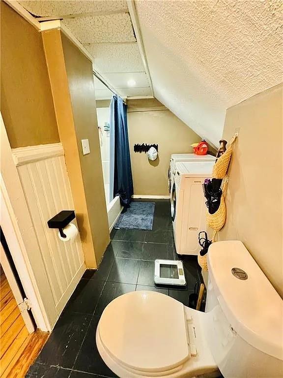 Building Photo - 1071 Main St