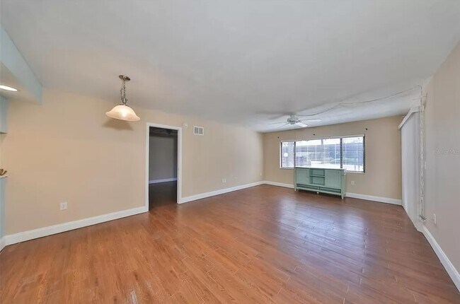 Building Photo - 2595 Countryside Blvd