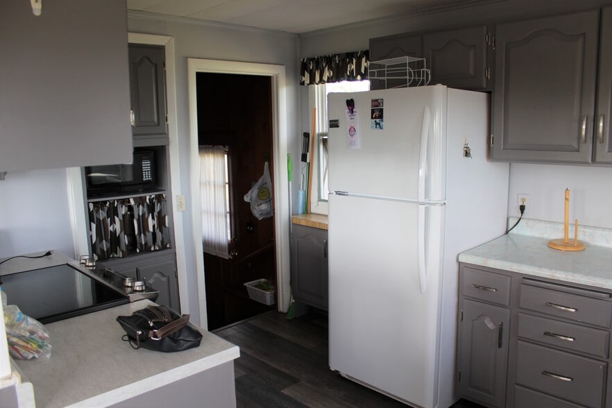 Building Photo - 652 Jerry Brown Farm Rd