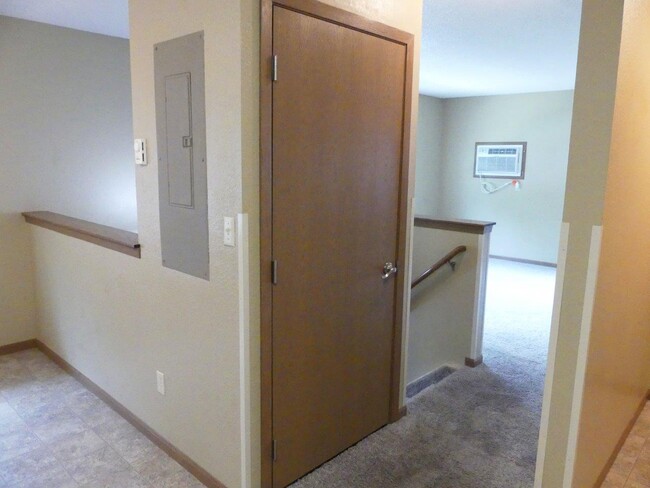 Building Photo - Sandpiper Townhomes