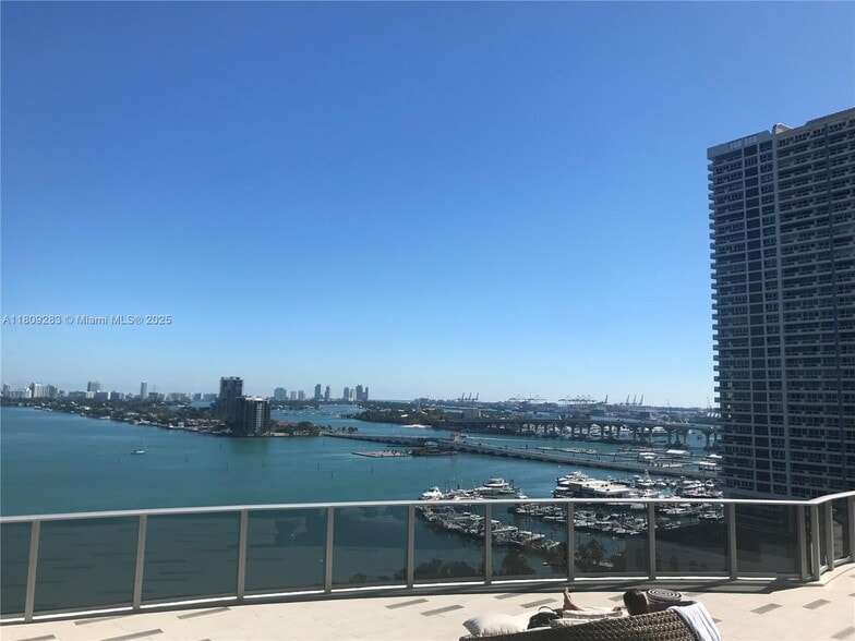 Building Photo - 488 NE 18th St