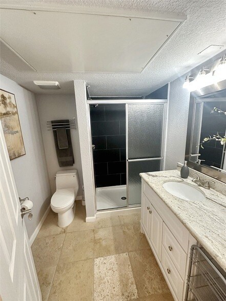 Building Photo - 3701 Turtle Creek Blvd