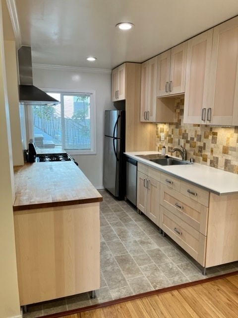 Open Galley Kitchen - 1047 Lincoln