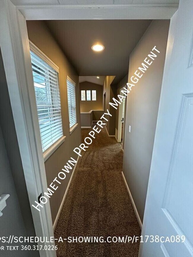 Building Photo - 7011 Prism St SE