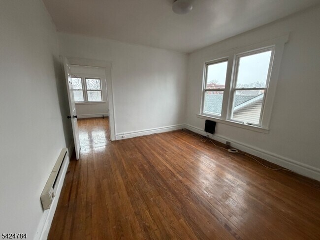Building Photo - 205 Chancellor Ave