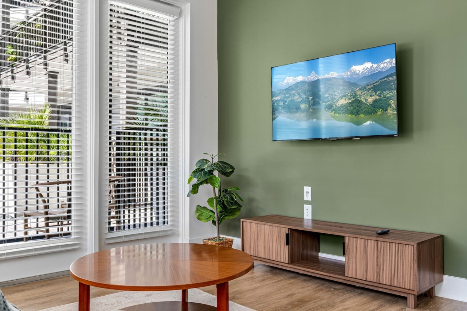 Building Photo - 3302 W Gray St