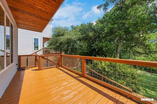 Building Photo - Charming 3BR House in East Austin - Pet Fr...
