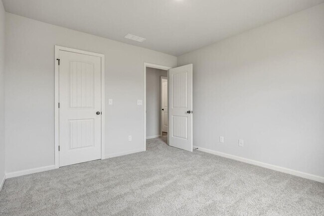 Building Photo - 179 Crest Dr